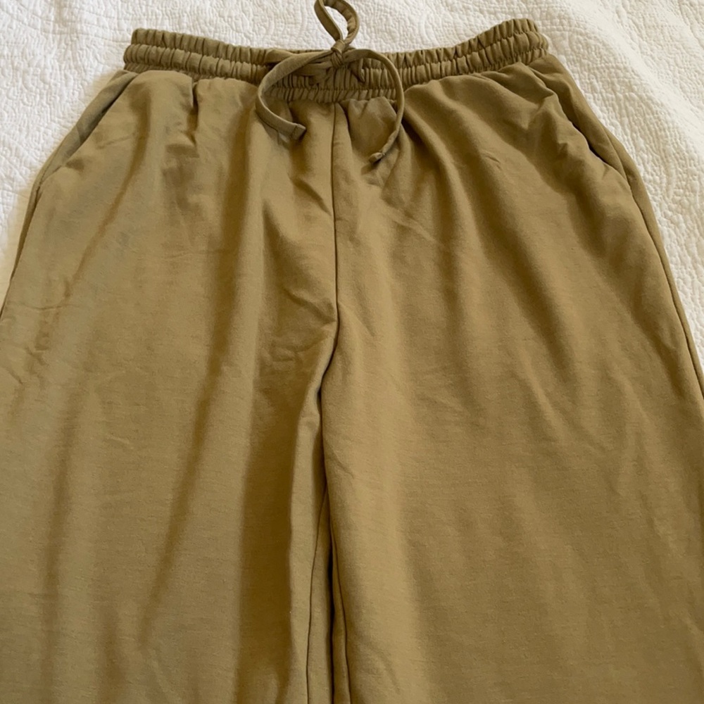 NWOT Khaki joggers